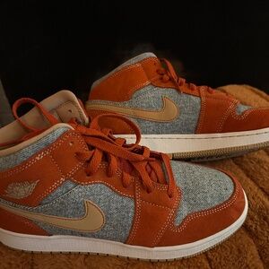 Jordan 1 Mid Denim Red size 7 GS